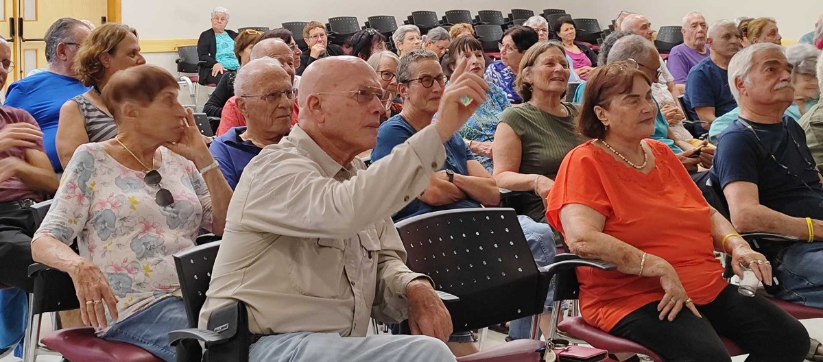 הרצאה עם פרופסור אהרון צחנובר