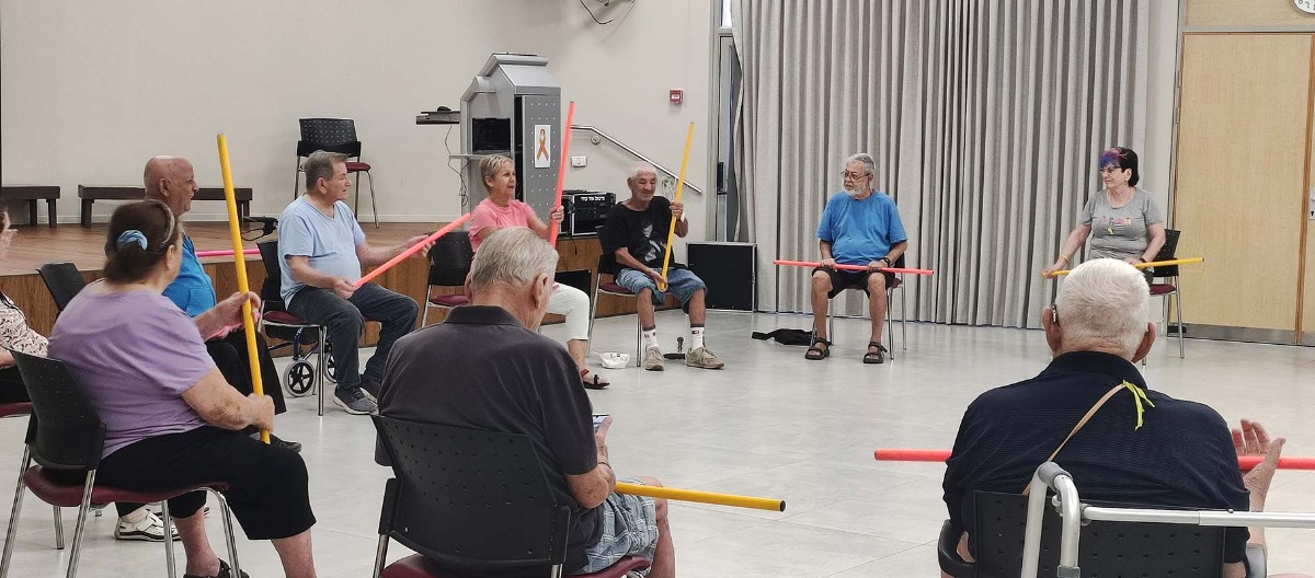 התעמלות כסאות עם רותי