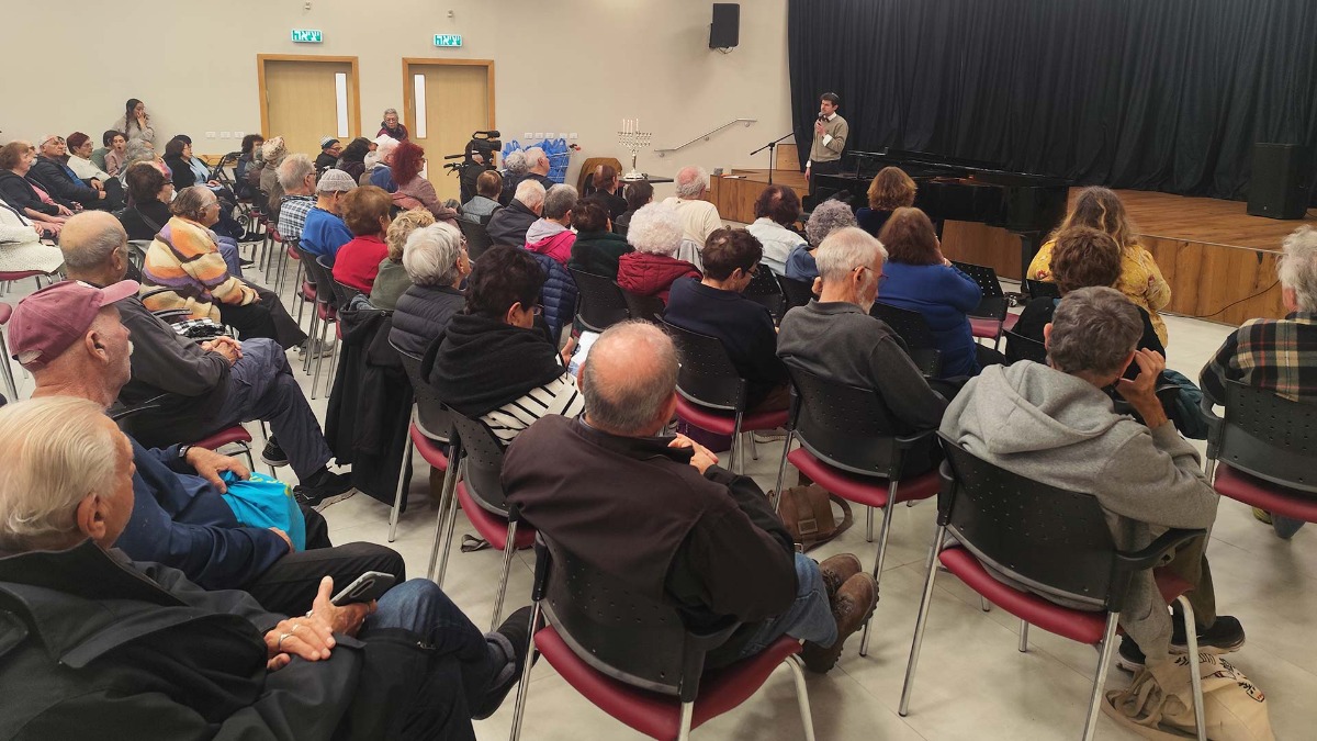 הדלקת נרות חנוכה וקונצרט