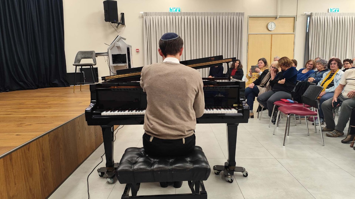 הדלקת נרות חנוכה וקונצרט