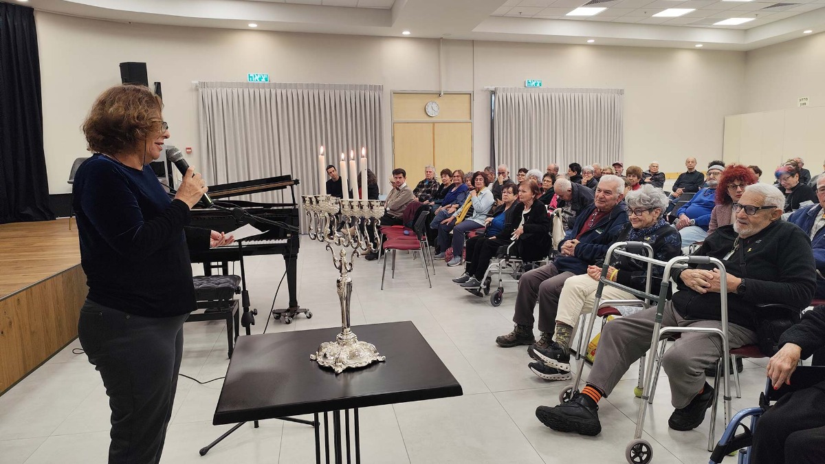 הדלקת נרות חנוכה וקונצרט