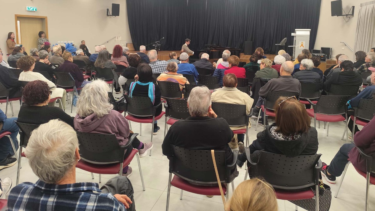 הדלקת נרות חנוכה וקונצרט