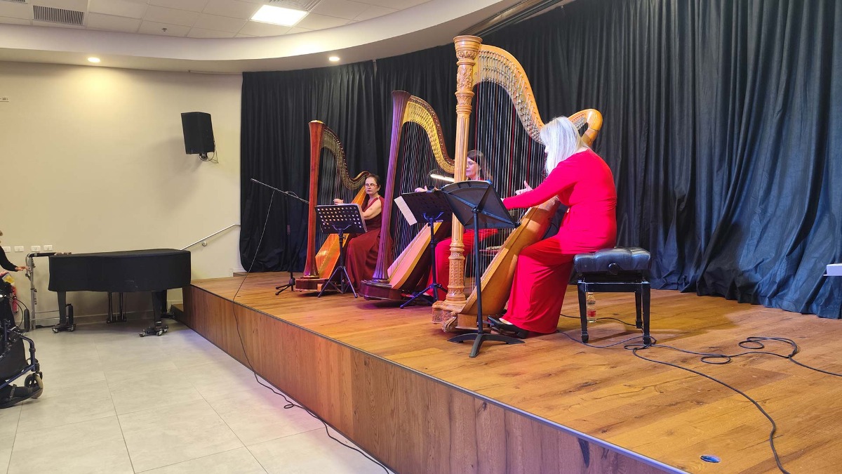 שלישיית הנבל ורסאי