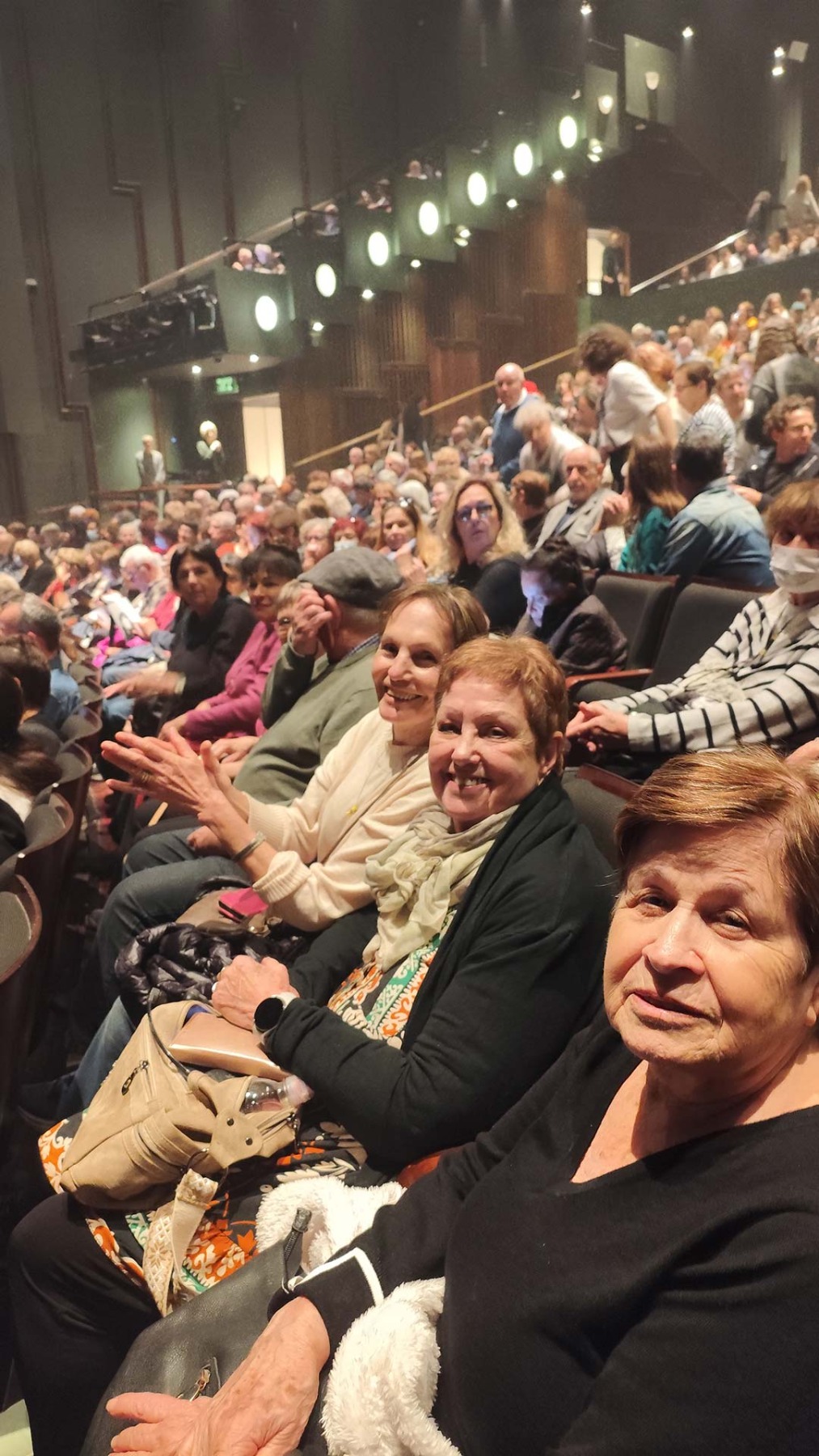 תרבות יציאה - תיאטרון גשר - "מישהו לרוץ איתו"