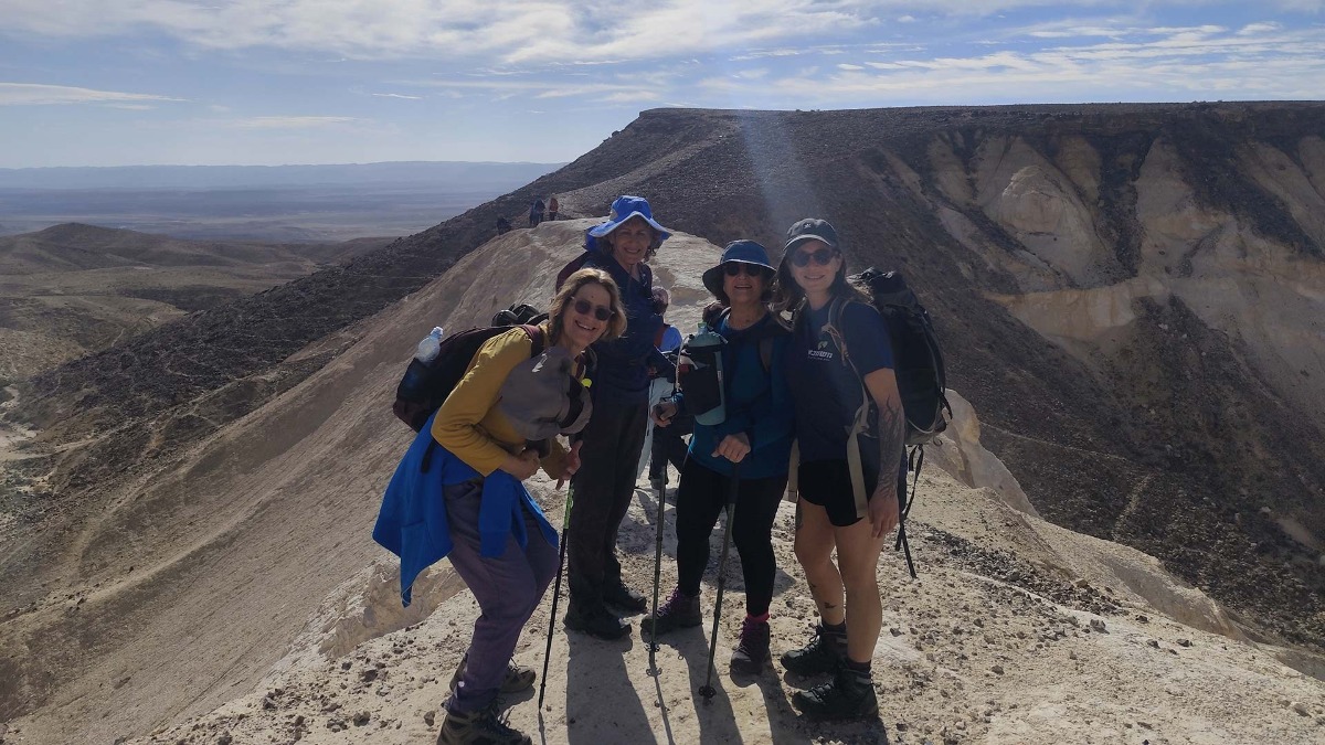 מיטיבי לכת מטיילים בשבילי ישראל עם יוני שטרן - הר ונחל צרור