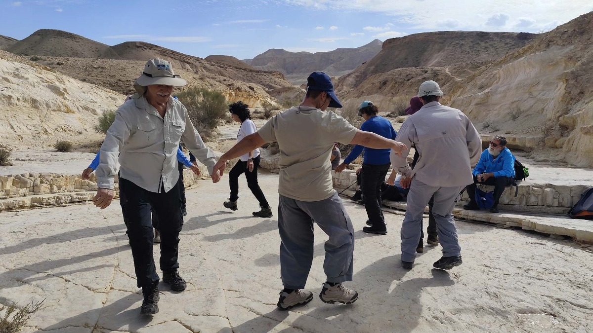 מיטיבי לכת מטיילים בשבילי ישראל עם יוני שטרן - הר ונחל צרור
