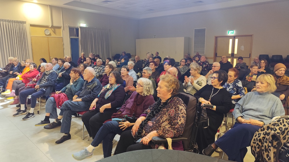 מופע המסע היהודי, שירים בעברית, לאדינו ויידיש