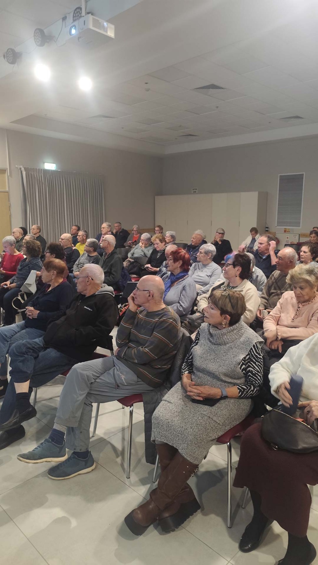 בועות סבות ומה שביניהן - זוכה פרס הנובל לכימיה, פרופסור דן שכטמן