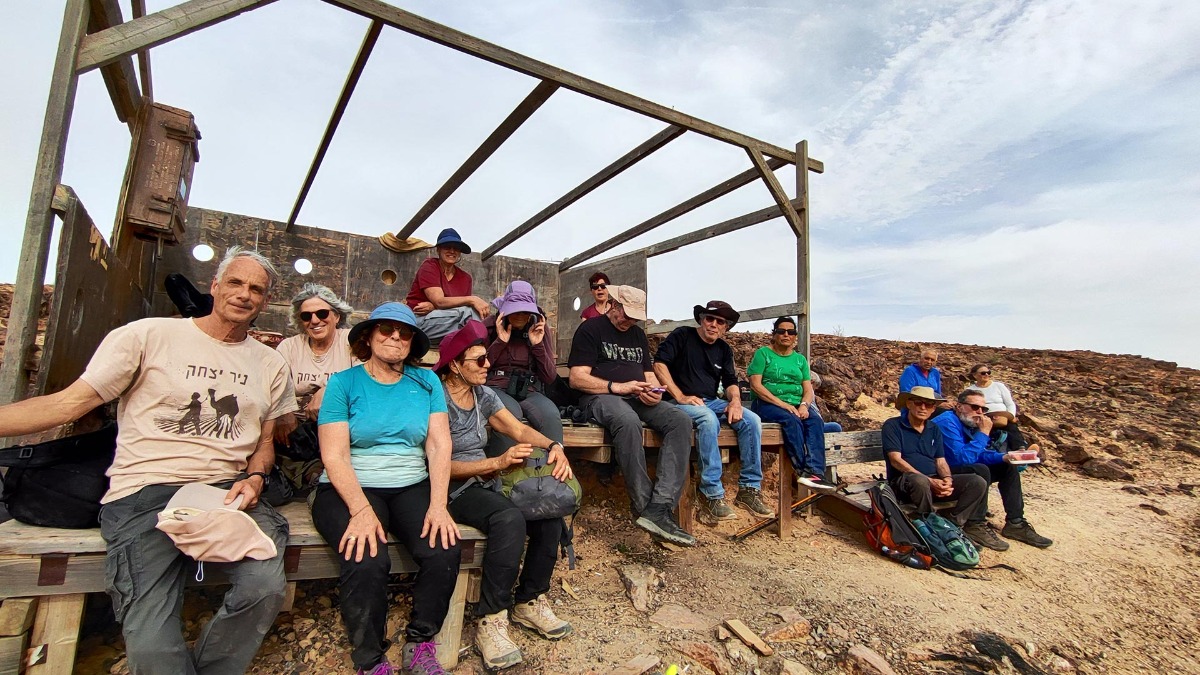 נווה אשכול מטיילים בשבילי ישראל עם יוני שטרן - נחלים חצץ ומצדים