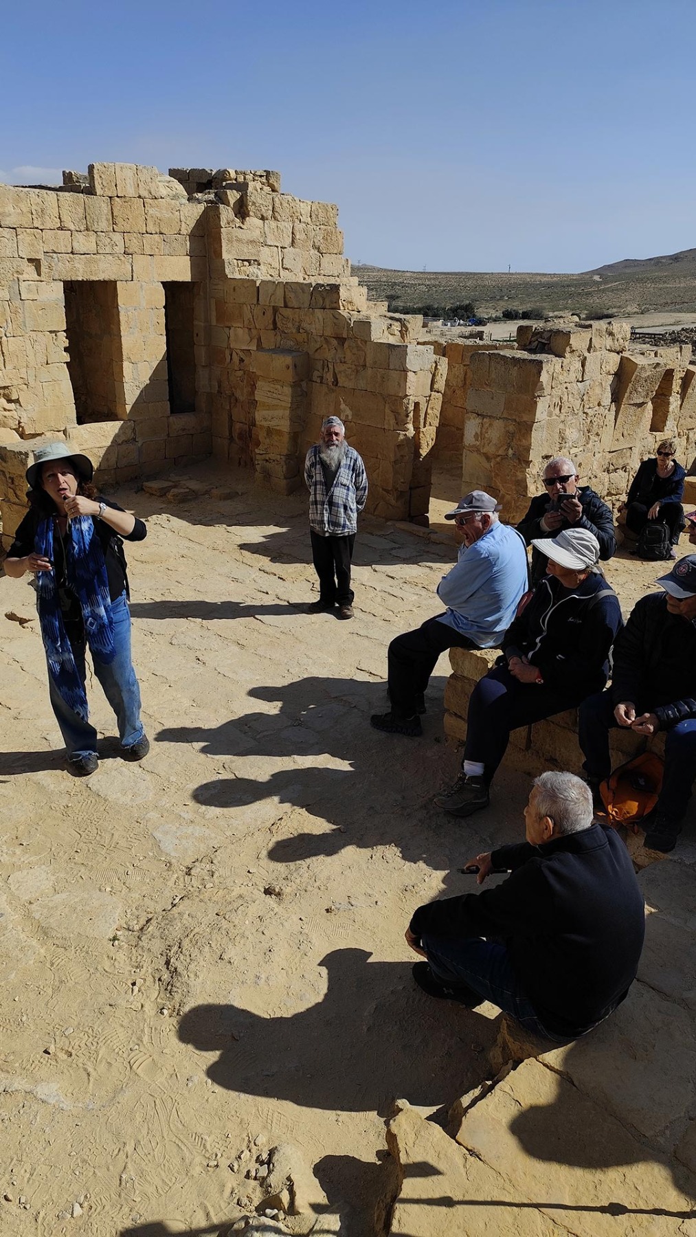 טיול לגן לאומי ממשית, סיור בדימונה ובית הכנסת הקוצ'יני בנבטים