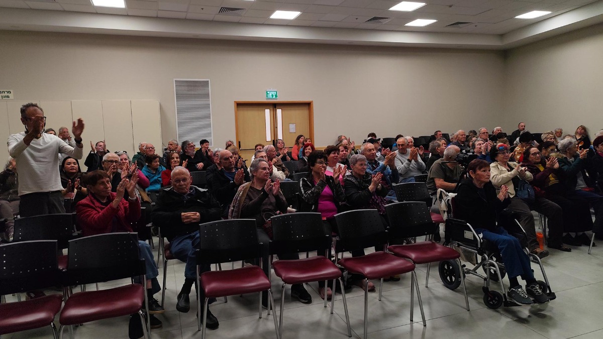 קונצרט צלילי בוקר - רומן סליוטוב ונגני התזמורת הסימפונית של ברגיש גלאדבך (גרמניה)