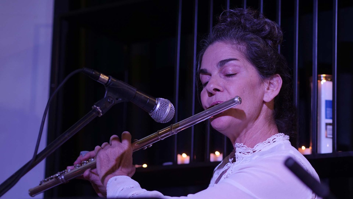 טקס יום הזיכרון לשואה ולגבורה ו"סיפור חיים פוגש מחול"- מופע בתנועה בהשראת סיפור חייה של רות פרדס. צילומים: טל סיגרון