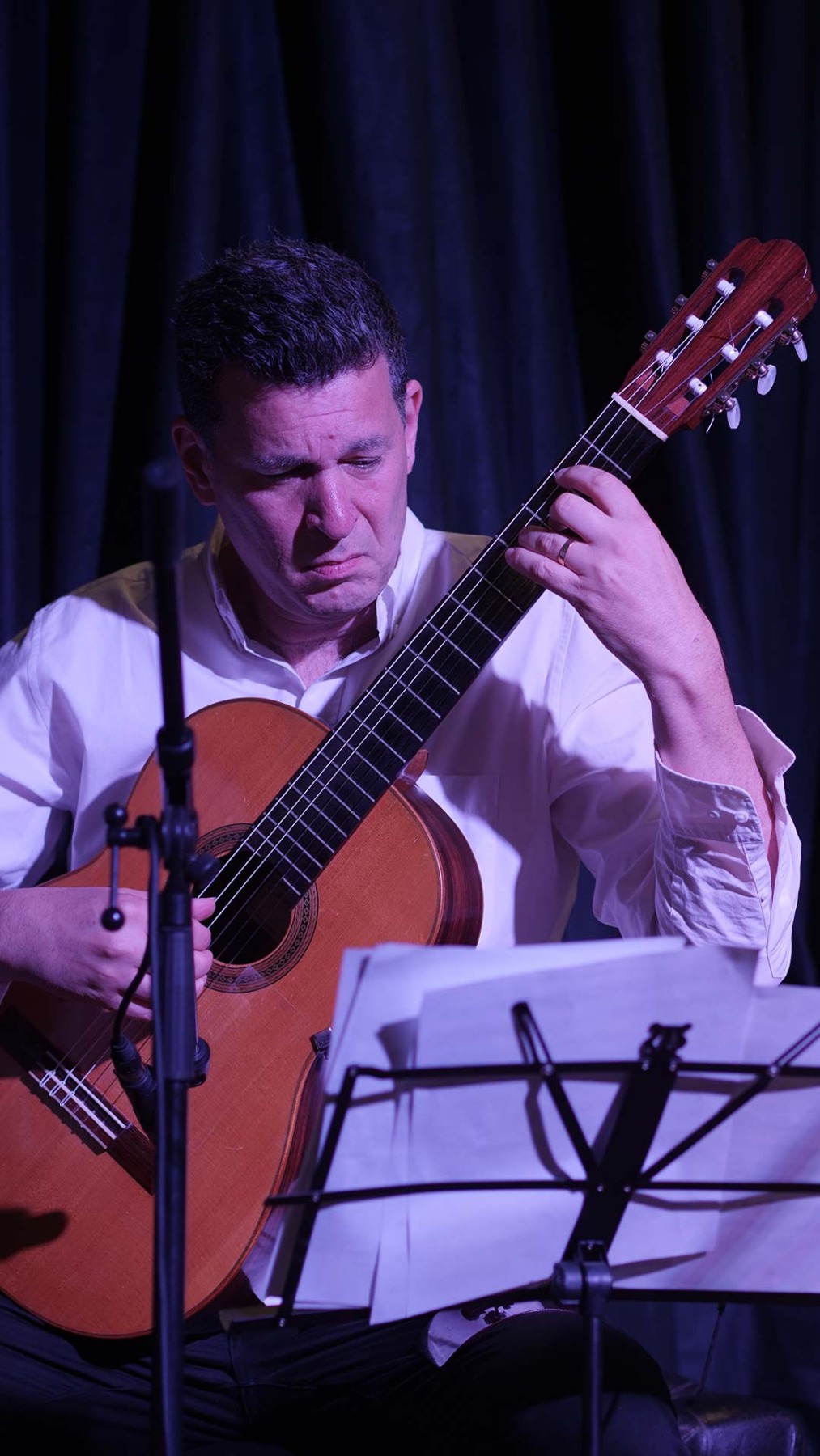 טקס יום הזיכרון לשואה ולגבורה ו"סיפור חיים פוגש מחול"- מופע בתנועה בהשראת סיפור חייה של רות פרדס. צילומים: טל סיגרון